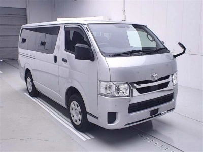 TOYOTA HIACE