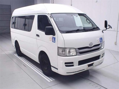 TOYOTA REGIUS ACE