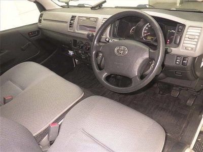 TOYOTA REGIUS ACE
