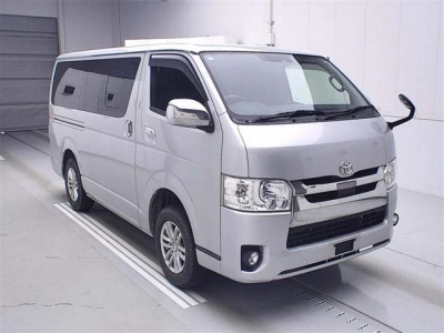 TOYOTA REGIUS ACE