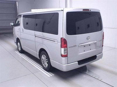 TOYOTA REGIUS ACE