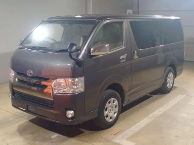 TOYOTA HIACE VAN