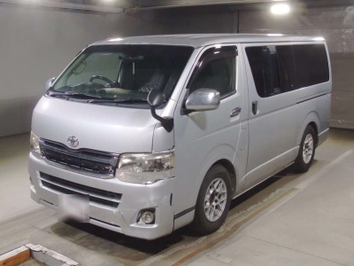 TOYOTA REGIUS VAN