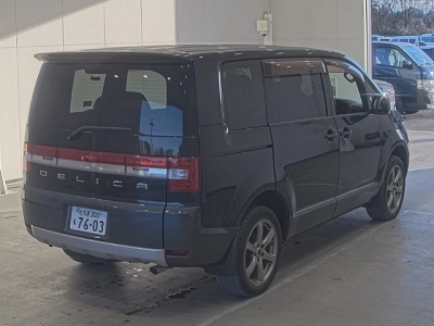 MITSUBISHI DELICA D:5