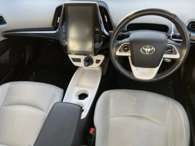 TOYOTA PRIUS PHV