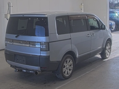 MITSUBISHI DELICA WAGON