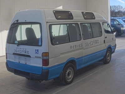 TOYOTA HIACE