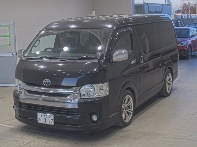 TOYOTA HIACE