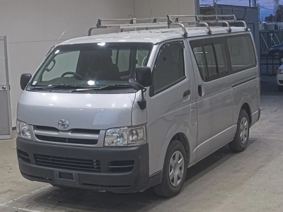 TOYOTA REGIUS ACE