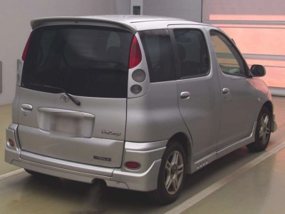 TOYOTA FUN CARGO
