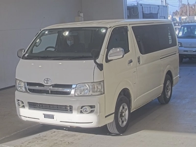 TOYOTA REGIUS ACE