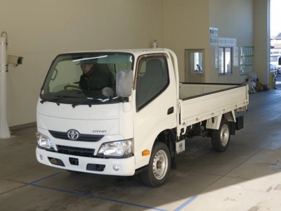 TOYOTA DYNA