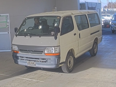 TOYOTA HIACE
