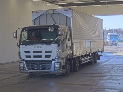 ISUZU GIGA
