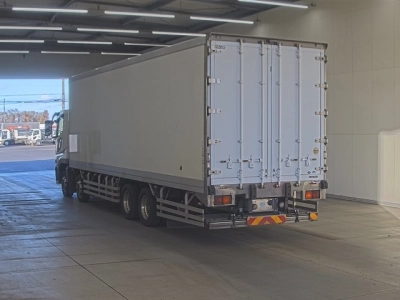 MITSUBISHI FUSO SUPER GREAT