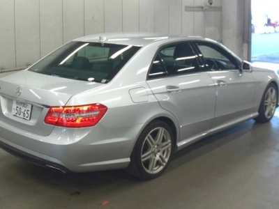 MERCEDES BENZ E CLASS