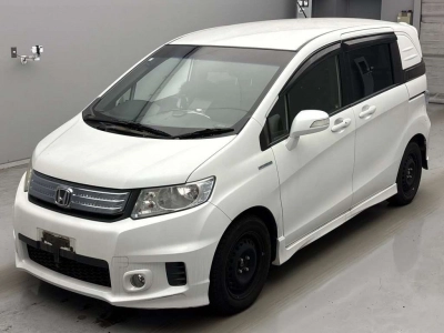 HONDA FREED SPIKE HYBRID
