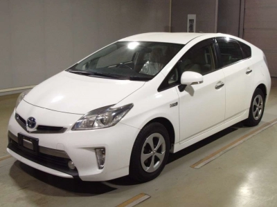 TOYOTA PRIUS PHV