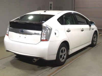 TOYOTA PRIUS PHV