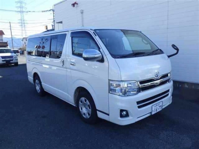 TOYOTA REGIUS VAN