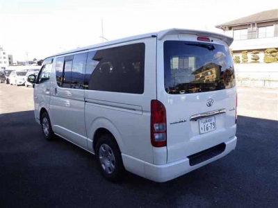 TOYOTA REGIUS VAN