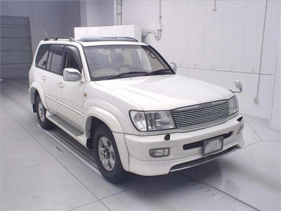 TOYOTA LAND CRUISER 100