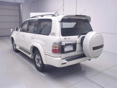 TOYOTA LAND CRUISER 100