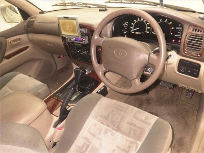 TOYOTA LAND CRUISER 100