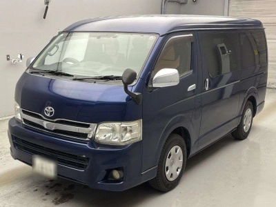 TOYOTA HIACE WAGON