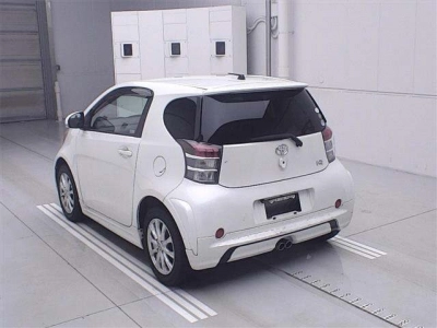 TOYOTA IQ