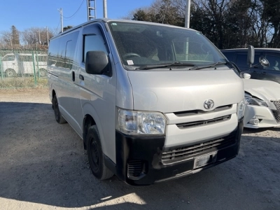 TOYOTA REGIUS ACE