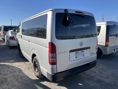 TOYOTA REGIUS ACE