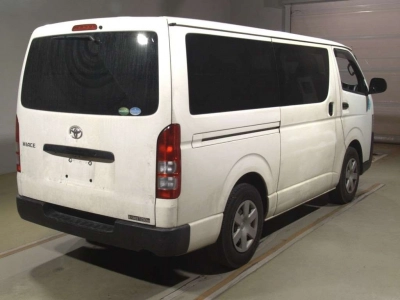 TOYOTA HIACE VAN