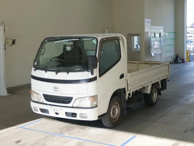 TOYOTA DYNA