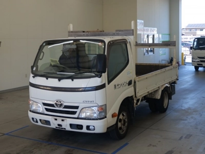 TOYOTA DYNA