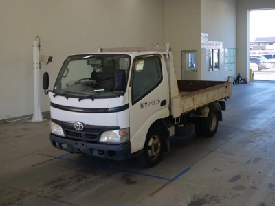 TOYOTA DYNA