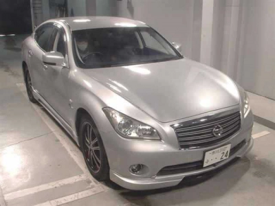 NISSAN FUGA