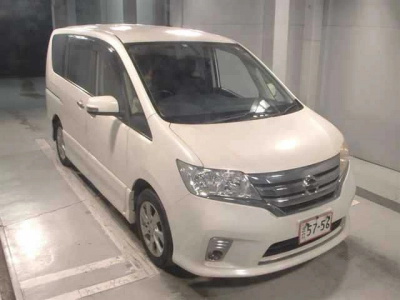 NISSAN SERENA