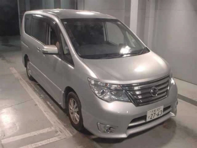 NISSAN SERENA