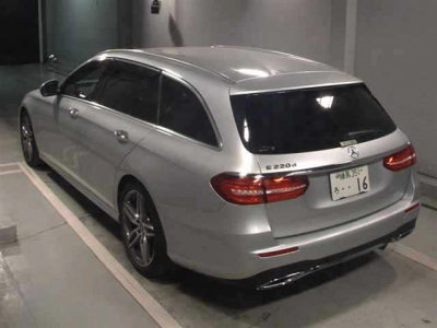 MERCEDES BENZ E CLASS