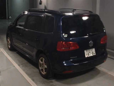 VOLKSWAGEN GOLF TOURAN