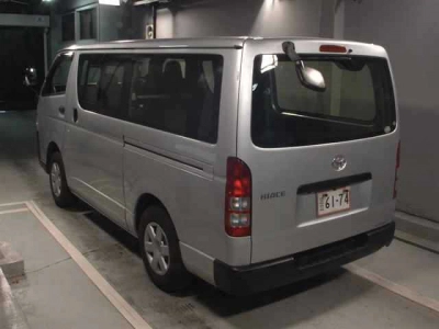 TOYOTA HIACE VAN