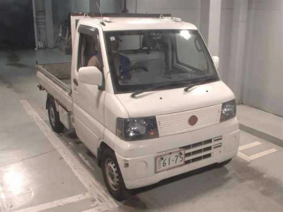 NISSAN CLIPPER