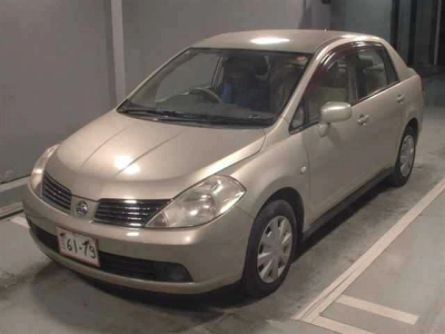 NISSAN TIIDA LATIO