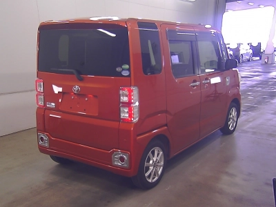 TOYOTA PIXIS MEGA