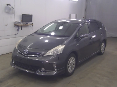 TOYOTA PRIUS ALPHA