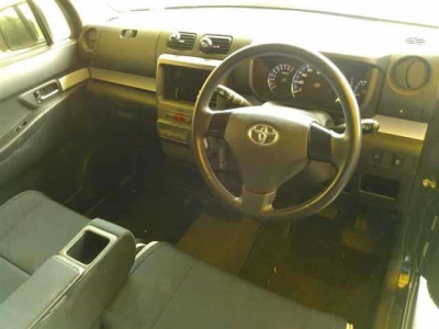 TOYOTA PIXIS SPACE