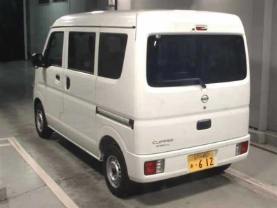 NISSAN CLIPPER VAN