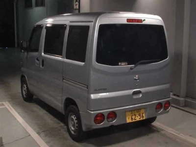 NISSAN CLIPPER VAN