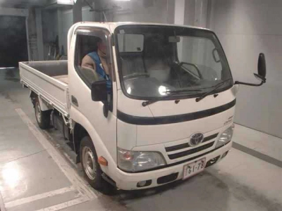 TOYOTA DYNA